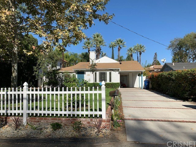 Property Photo:  12715 Weddington Street  CA 91607 