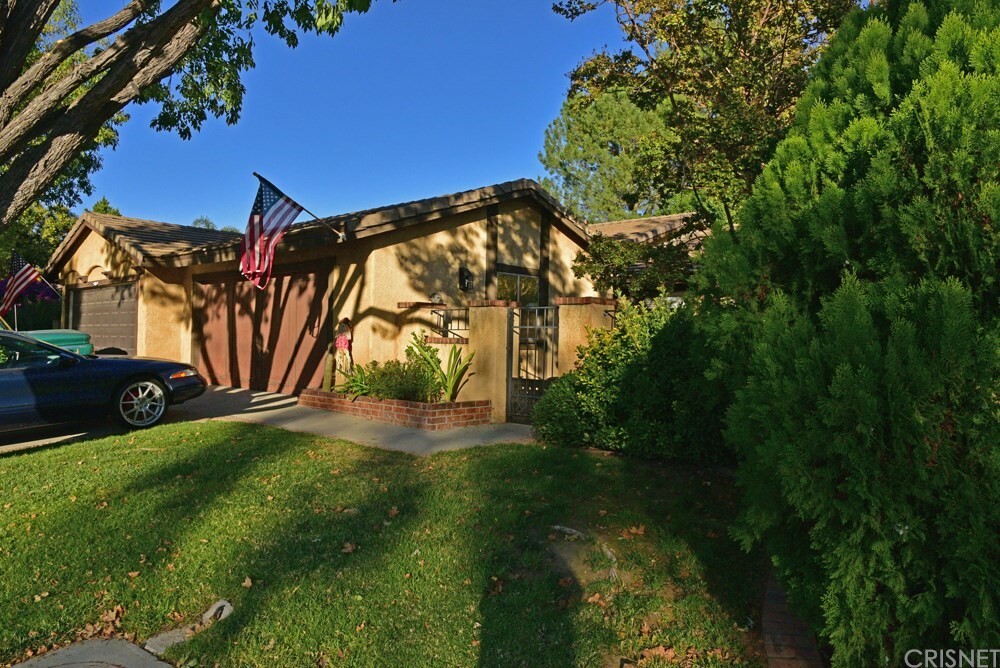 Property Photo:  25644 Serena Drive  CA 91355 