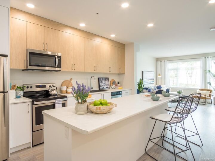 Property Photo: 6540 Metral Dr 110 BC V9T 2L8