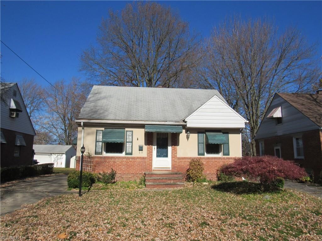 Property Photo:  634 Cambridge Avenue  OH 44035 