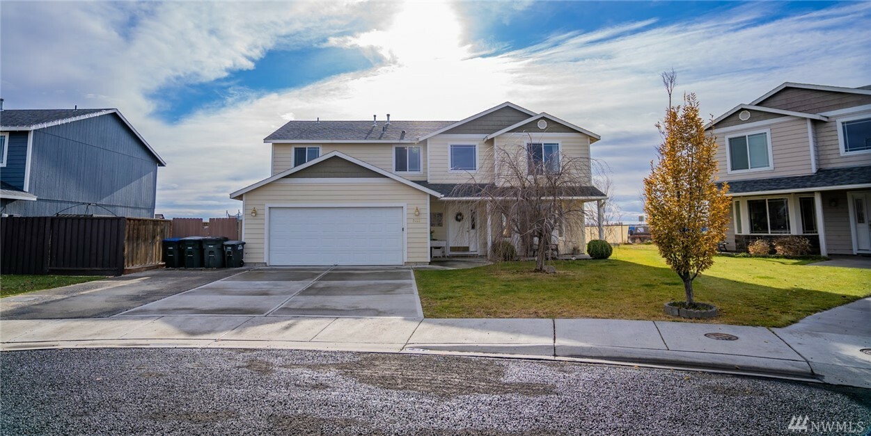 Property Photo:  2112 Dilley Ct  WA 98837 