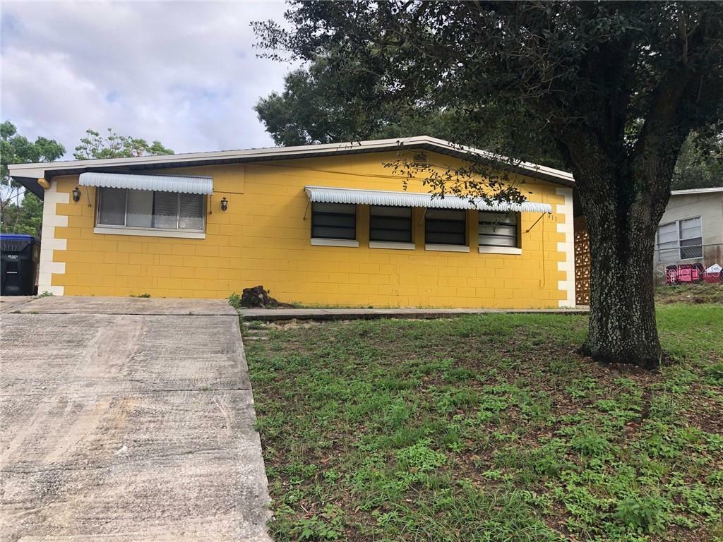 Property Photo:  411 N Hart Boulevard  FL 32835 