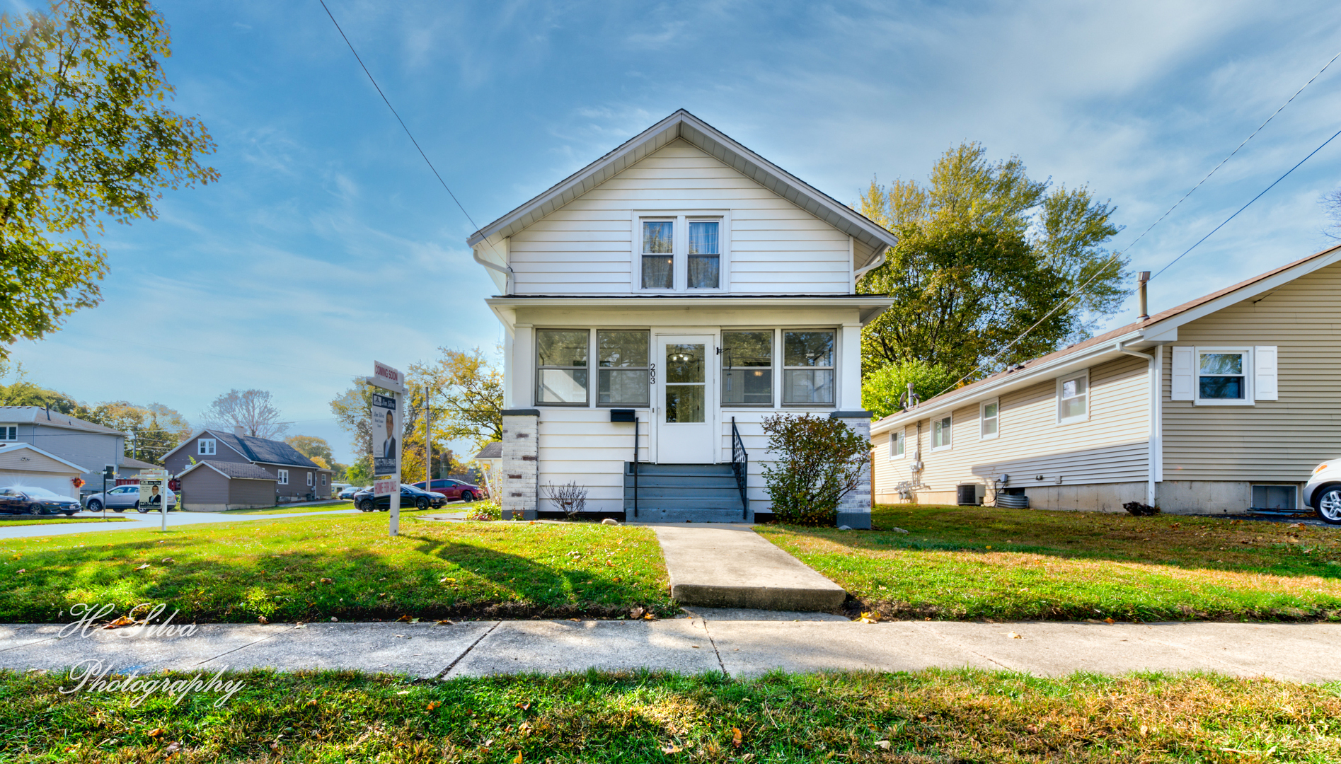 Property Photo:  203 N Lord Avenue  IL 60110 