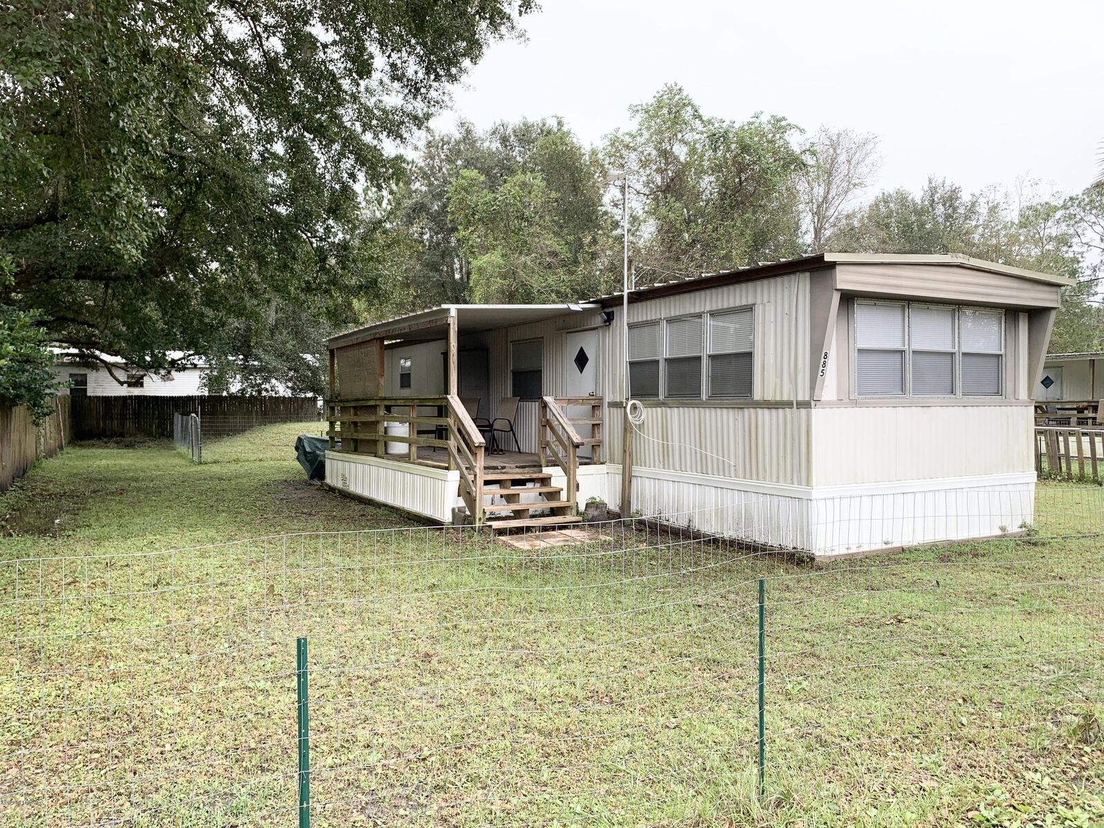 Property Photo: 885 West River Road FL 32177