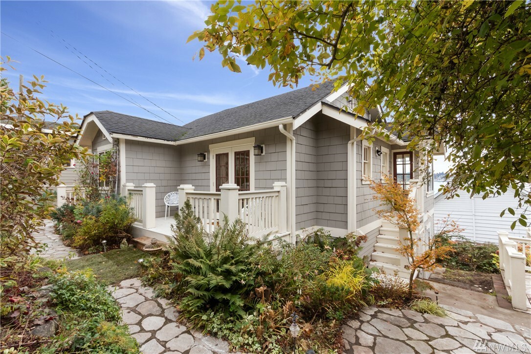 Property Photo:  506 Perry Ave N  WA 98366 
