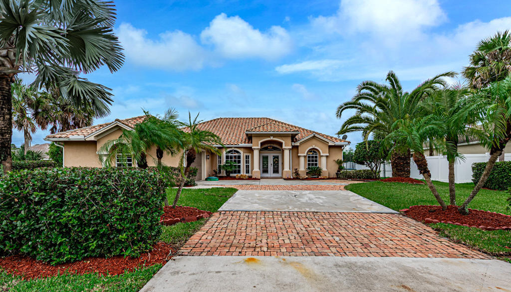 Property Photo: 3766 SW Savona Boulevard FL 34953