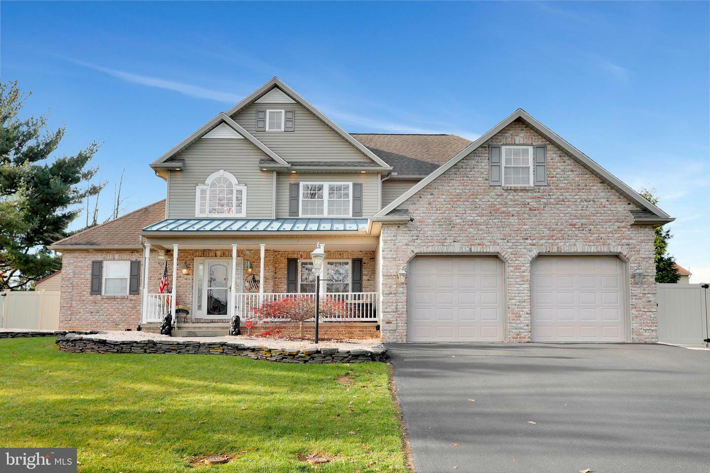 Property Photo: 2698 Williamsburg Circle PA 17202
