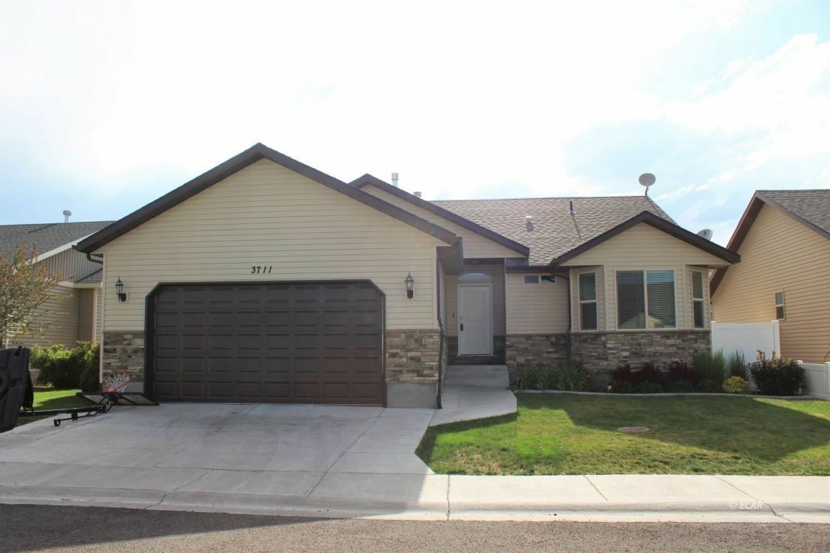 Property Photo: 3711 Enfield Avenue NV 89801