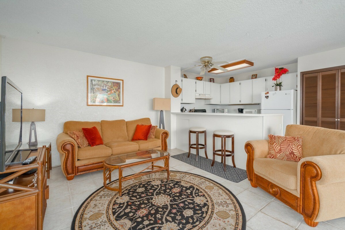 Property Photo:  75-6016 Alii Dr 242  HI 96740 