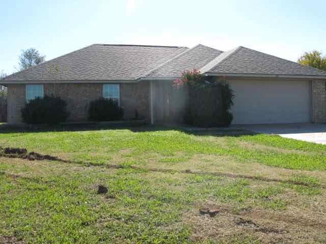 Property Photo:  208 Seminole  OK 73543 