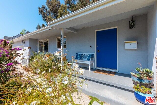 Property Photo: 1375 Jonesboro Dr CA 90049