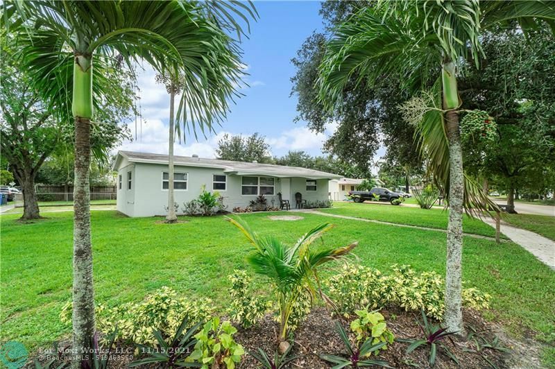 421 N 68th Ave  Hollywood FL 33024 photo