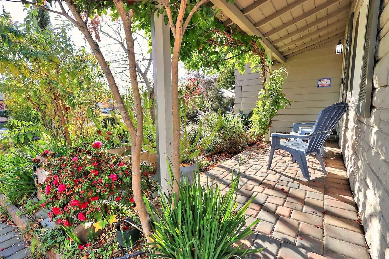 Property Photo: 5517 E Street CA 95819