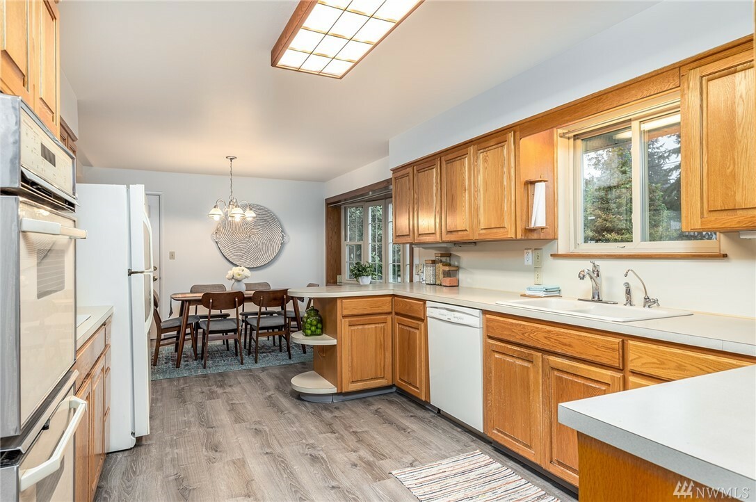 Property Photo: 11722 23rd Ave NE WA 98125