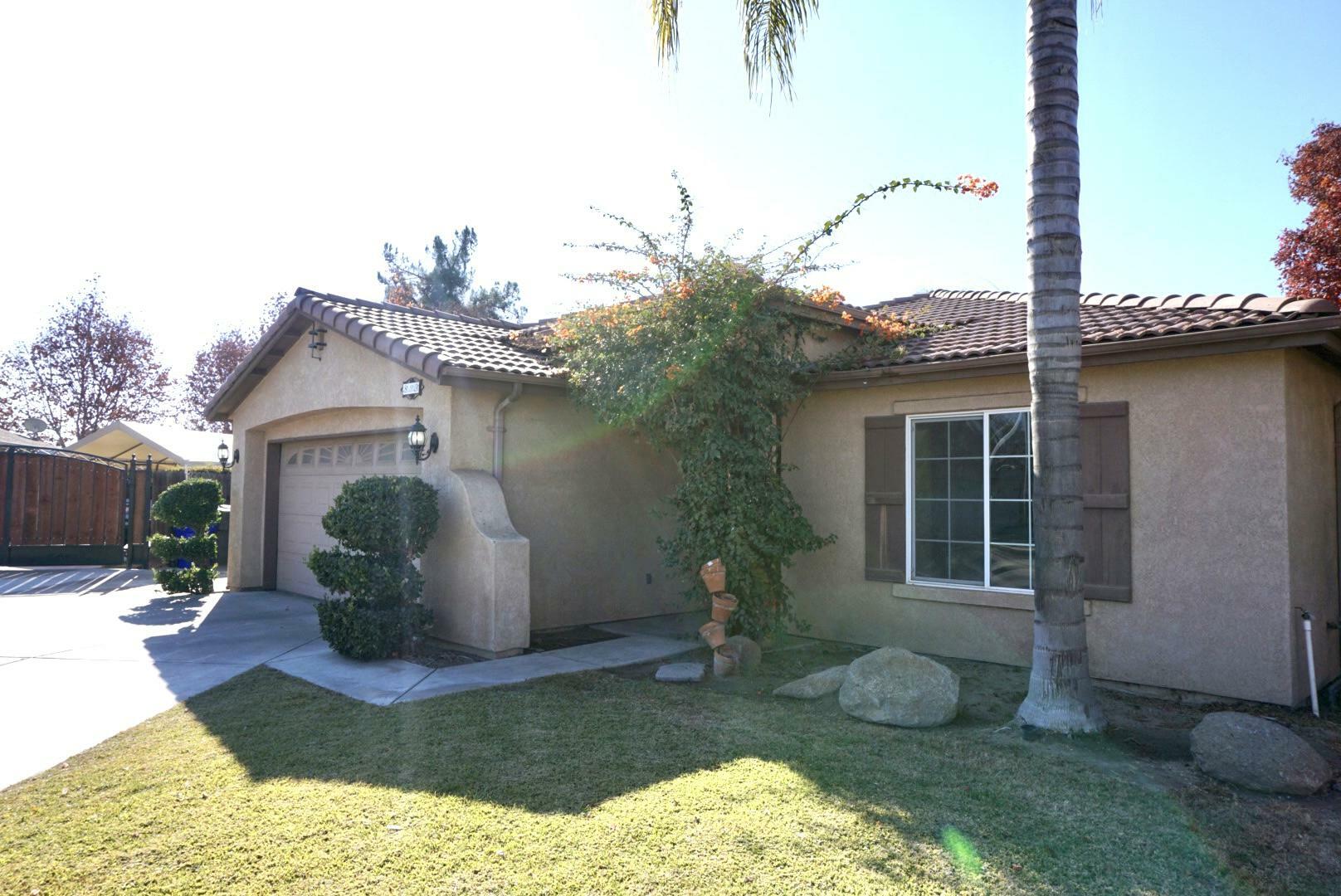 Property Photo:  803 Milo Place  CA 93257 