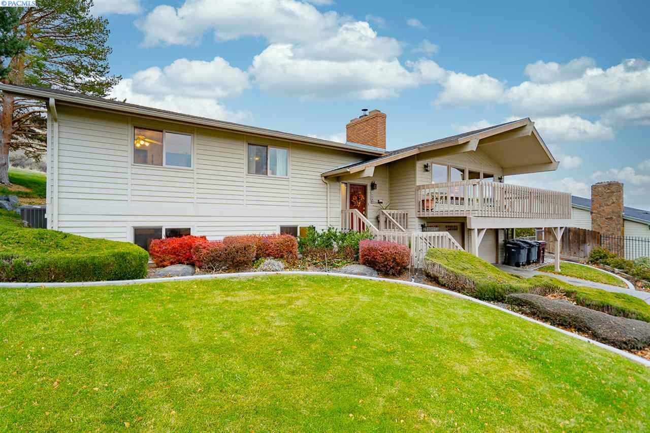 Property Photo:  2608 S Kellogg Ave  WA 99338 