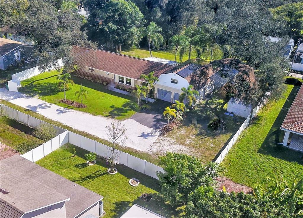 Property Photo:  7450 77th Avenue N  FL 33781 