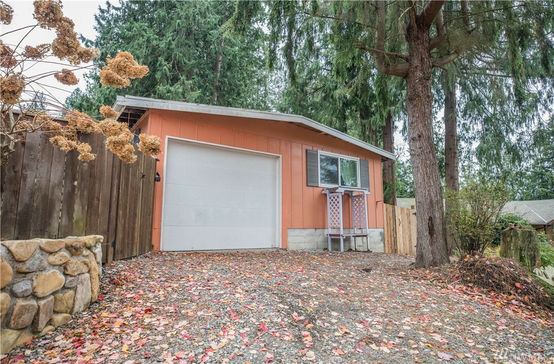 Property Photo:  1025 N 15th St  WA 98273 