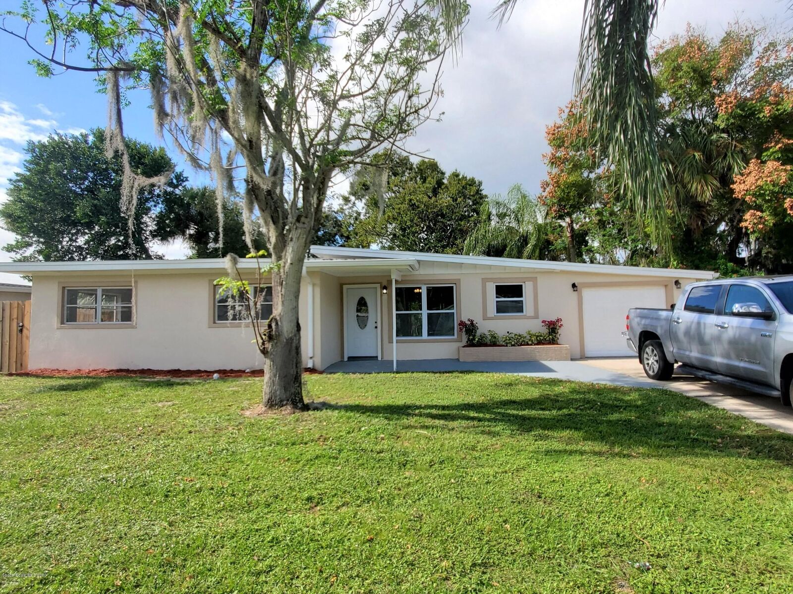 Property Photo: 4330 Abbott Avenue FL 32780