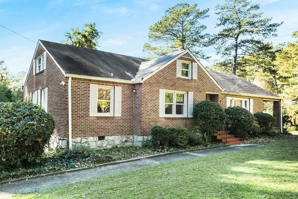Property Photo: 1662 Berkeley Ln GA 30329