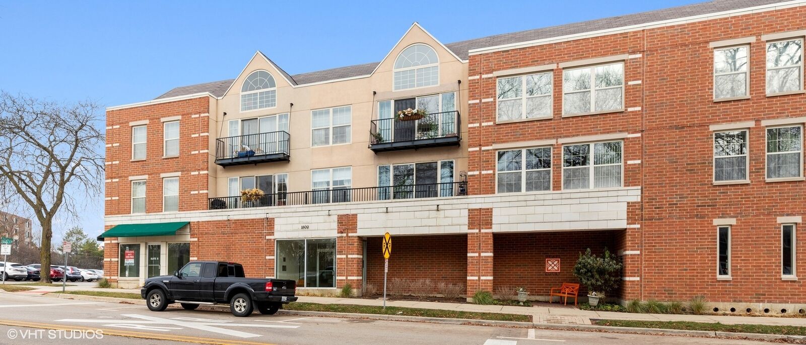 Property Photo:  1800 Dewes Street 307  IL 60025 