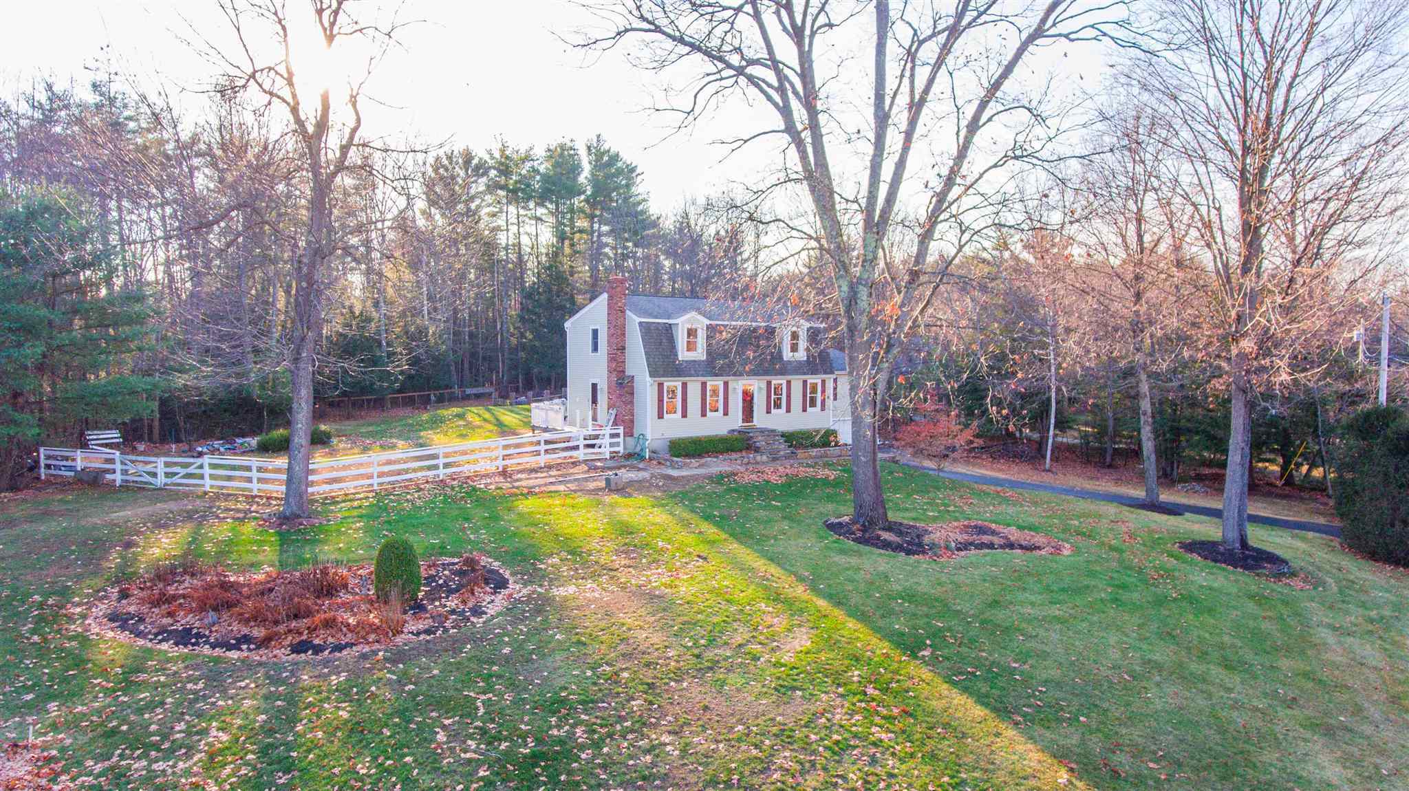 Property Photo: 4 Lee Circle NH 03038