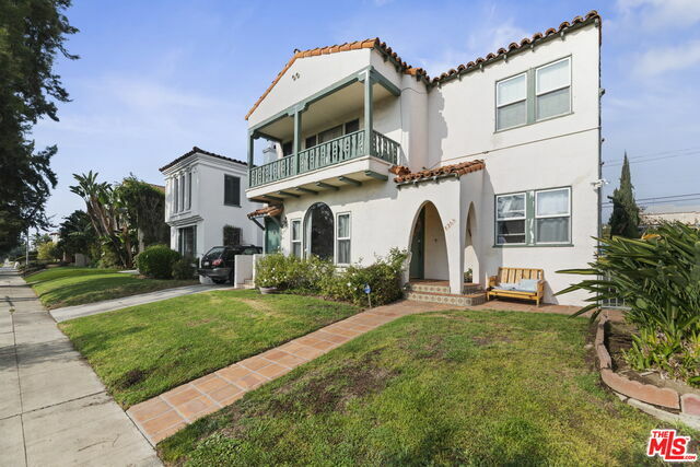 Property Photo:  8265  W 4th St  CA 90048 