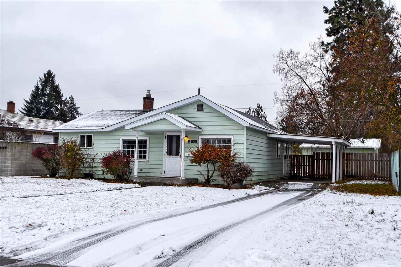 Property Photo:  920 E Sanson Ave  WA 99207-3378 