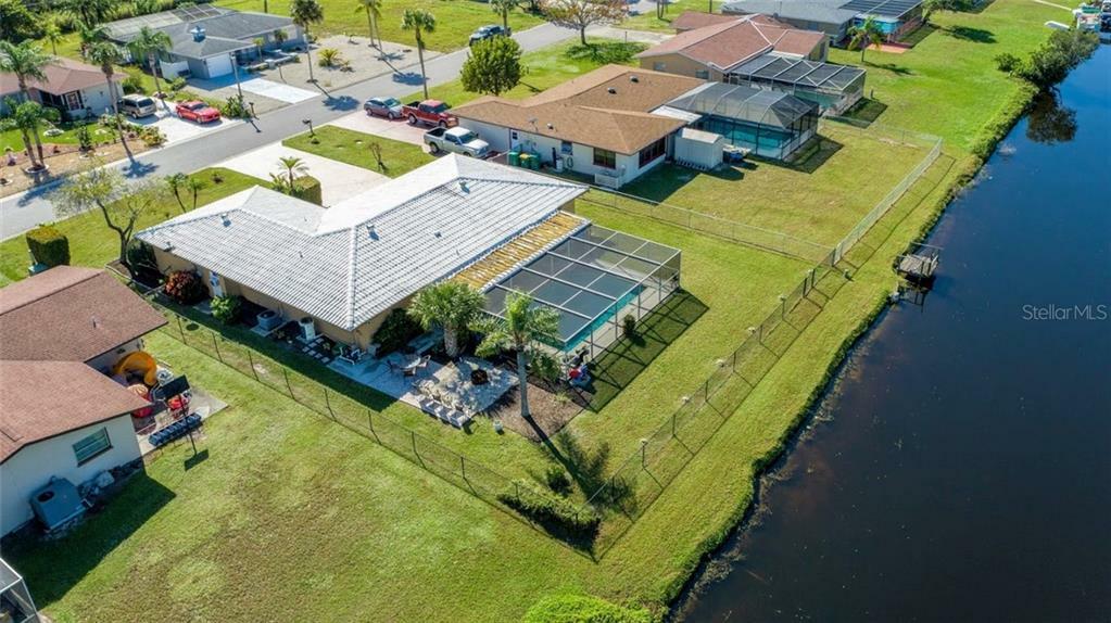 Property Photo:  18 Annapolis Ln  FL 33947 