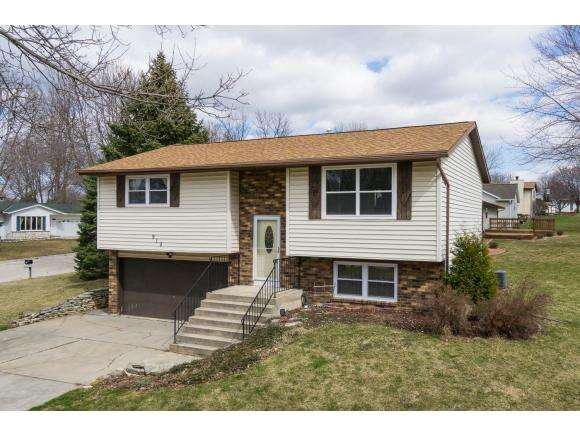 Property Photo:  915 Hilly Haven Ct  WI 54311-5411 