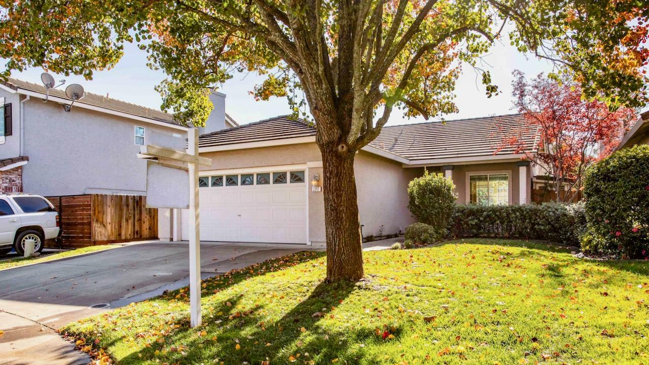 Property Photo:  2247 Samwell Court  CA 95630 