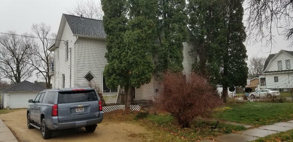 Property Photo:  418 Roosevelt St  WI 53960 