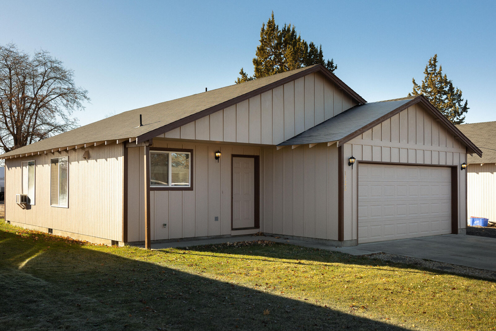 Property Photo:  1722 SW Kalama Avenue  OR 97756 