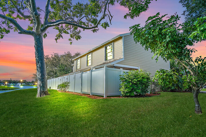 406 Lakewood Court 4C  Jupiter FL 33458 photo