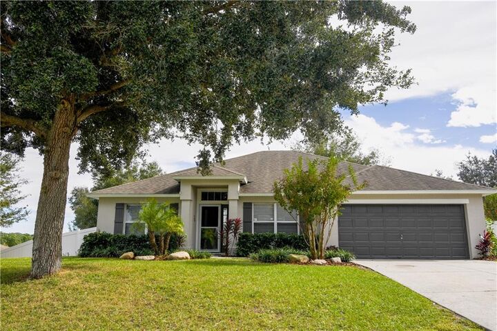 Property Photo:  1145 Lakeview Oaks Drive  FL 34715 