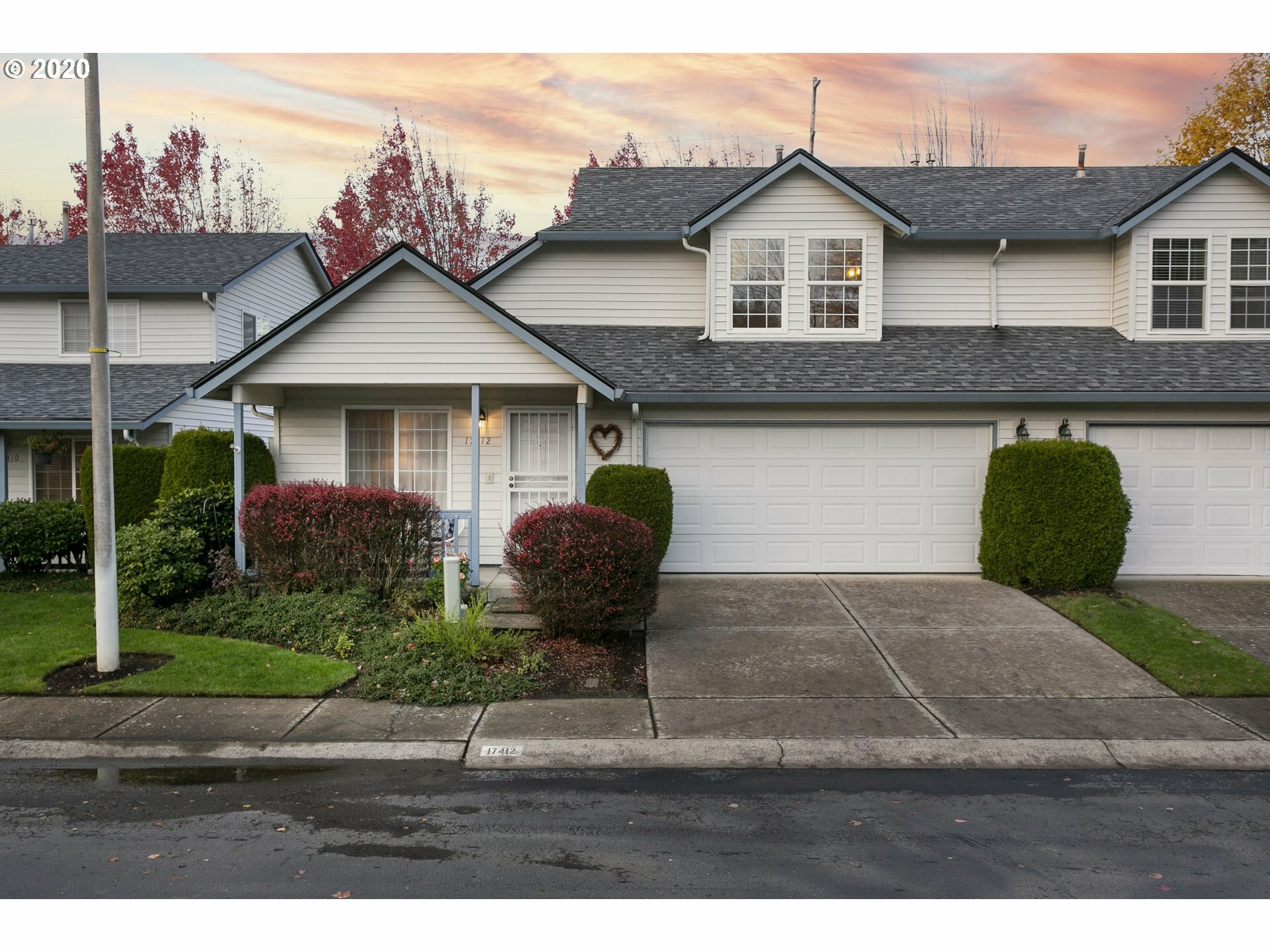 Property Photo: 17412 SE 15th Way 8 WA 98683