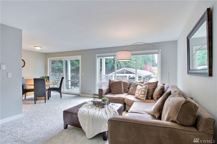 15212 NE 8th St F3  Bellevue WA 98007 photo