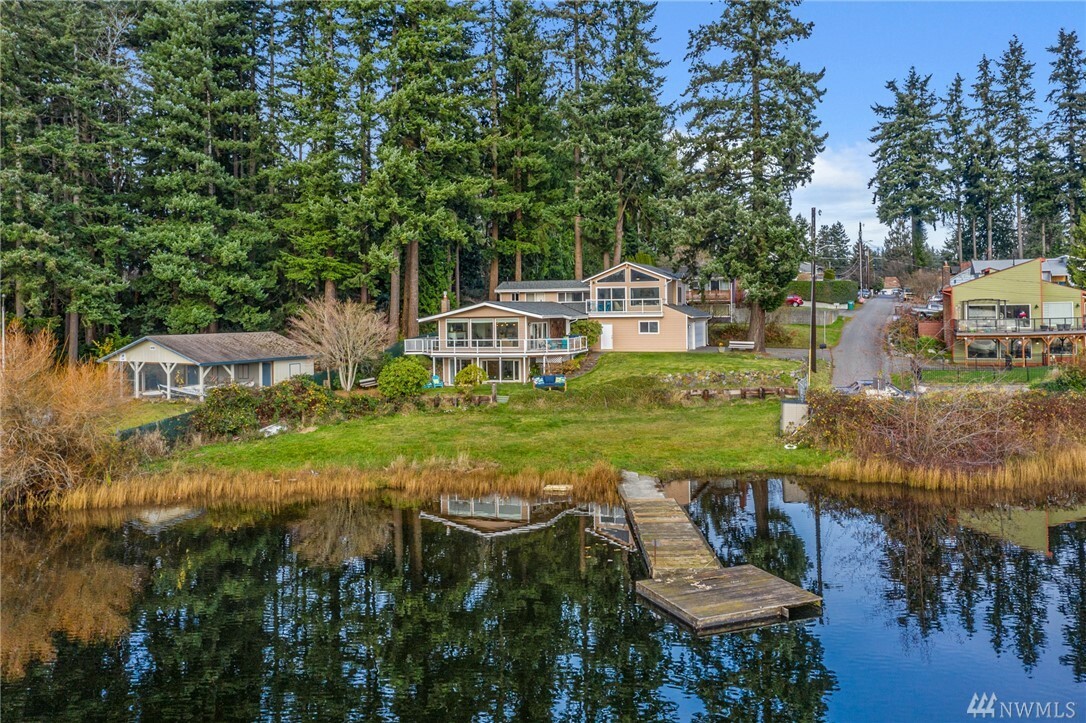 Property Photo: 11414 W Ibberson Dr WA 98208
