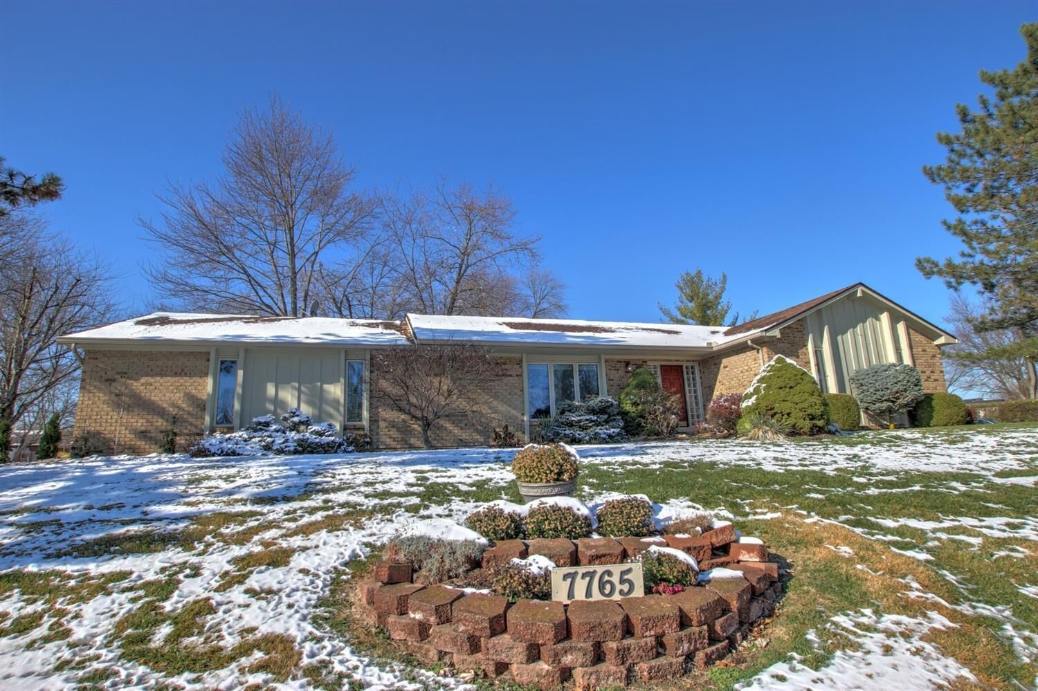 Property Photo: 7765 Rolling Meadows Dr OH 45069