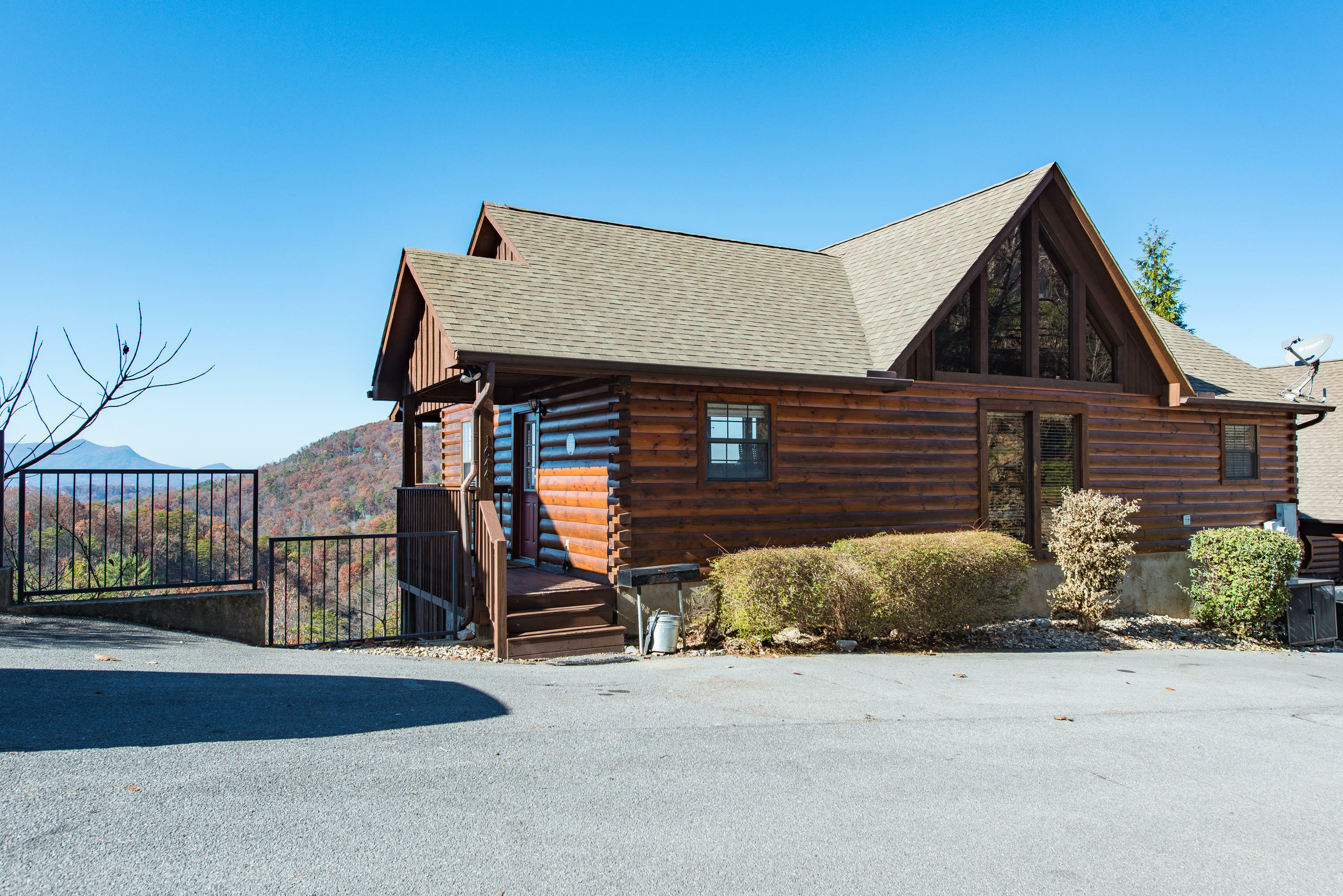 Property Photo: 1644 Pinewood Way TN 37862