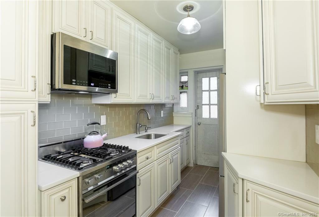 Property Photo: 20 N Broadway NY 10601