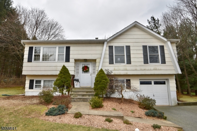 Property Photo:  25 Mary Ann Rd  NJ 07438 