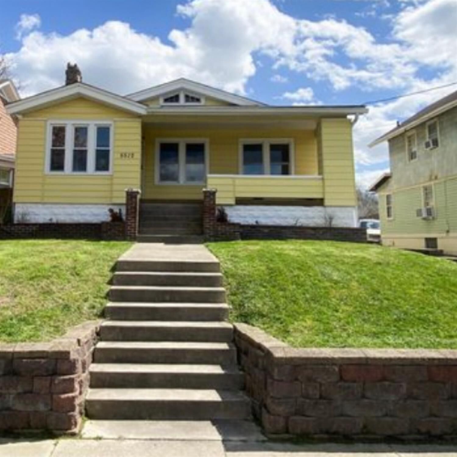 Property Photo:  