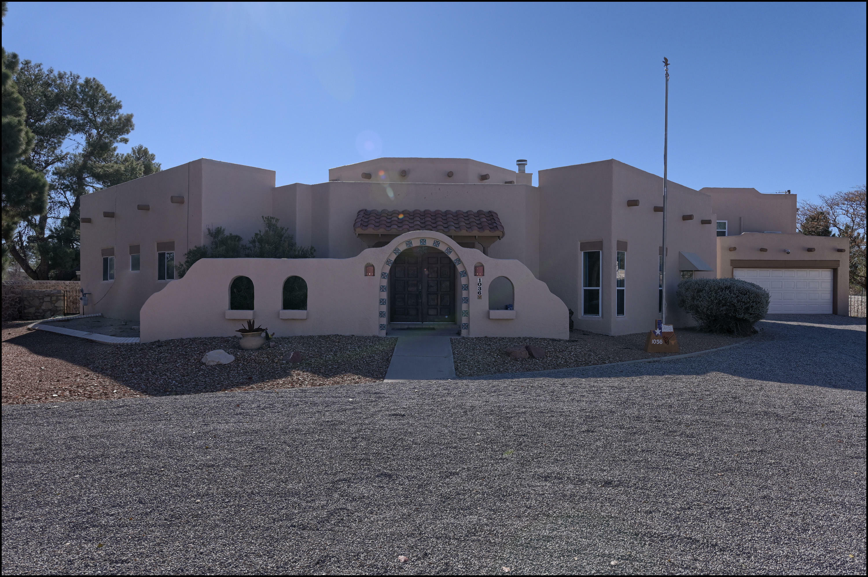 Property Photo: 1036 Esplanada Circle TX 79932