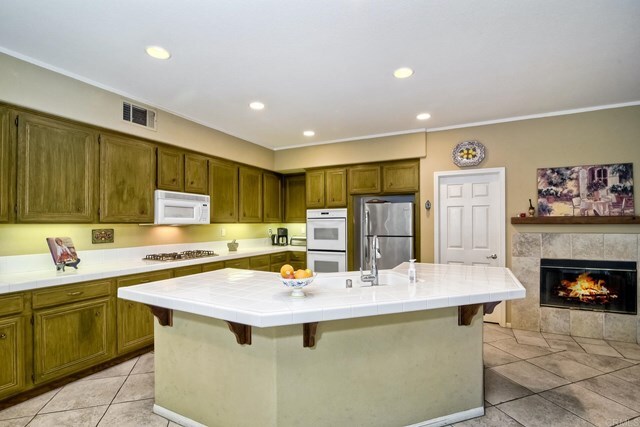 Property Photo: 7856 Via Adelfa CA 92009