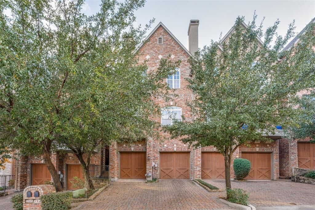Property Photo: 712 Rockingham Drive TX 75063