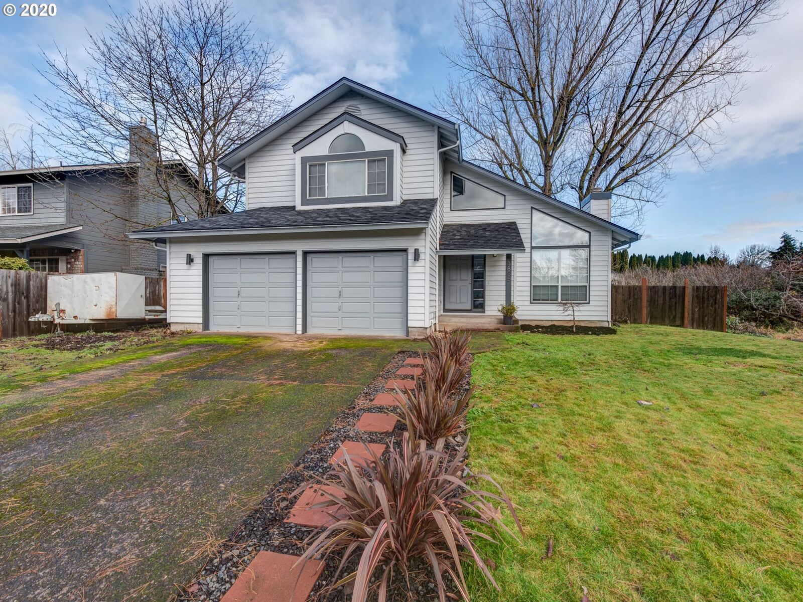 Property Photo: 3855 Lancaster Dr OR 97404