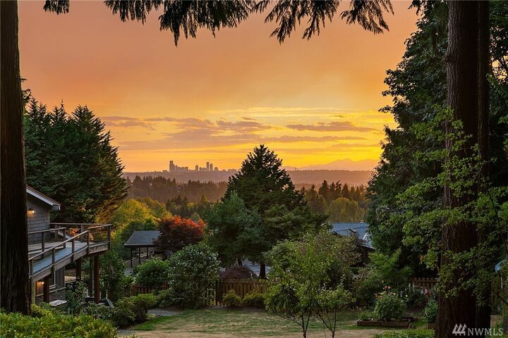 12210 NE 39th St  Bellevue WA 98005 photo