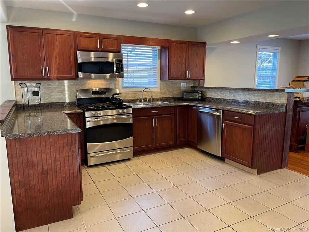 Property Photo:  348 Queen Street  CT 06606 