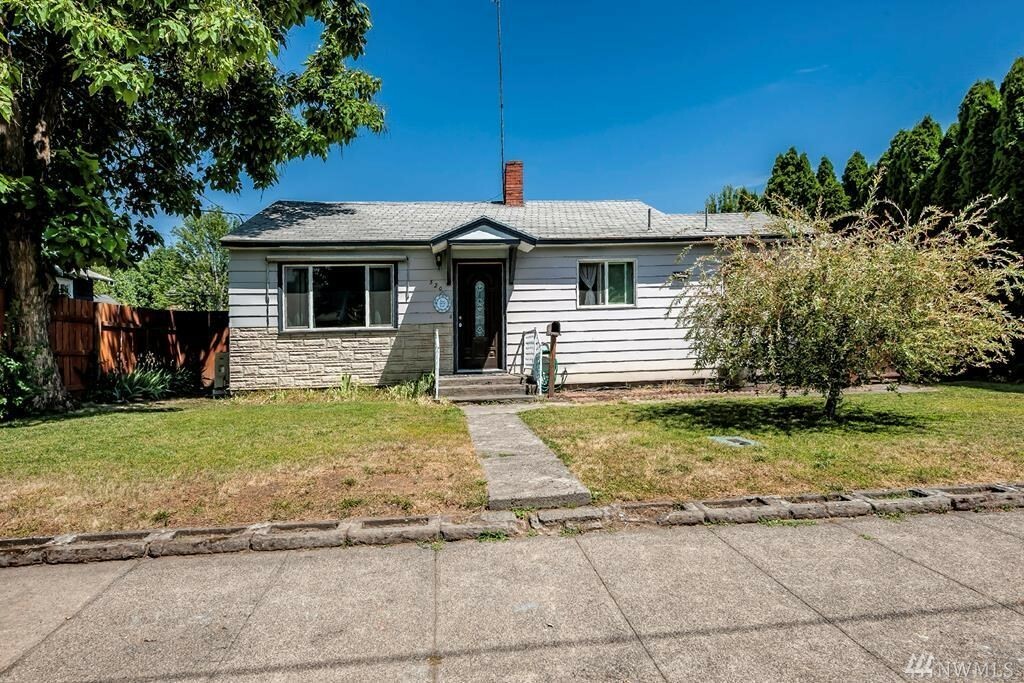 Property Photo:  520 N 6th Ave  WA 99362 